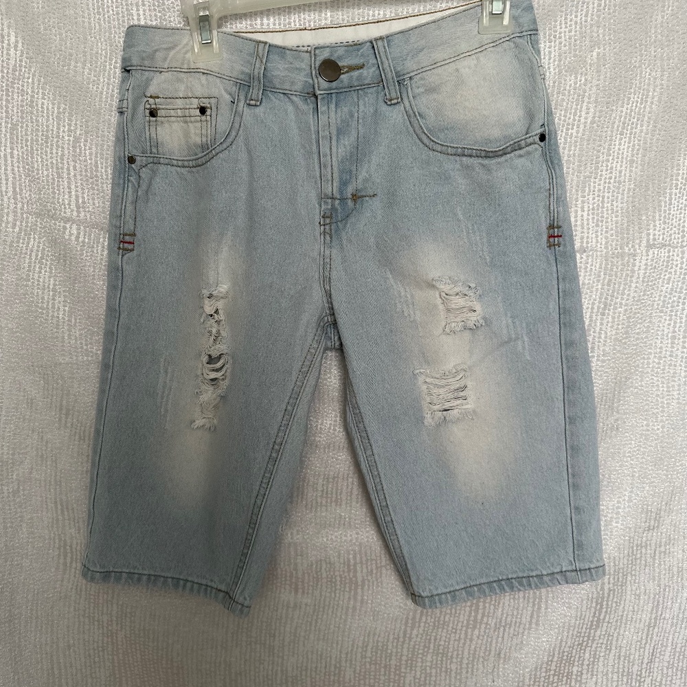 Men’s faded blue denim long shorts, size 28